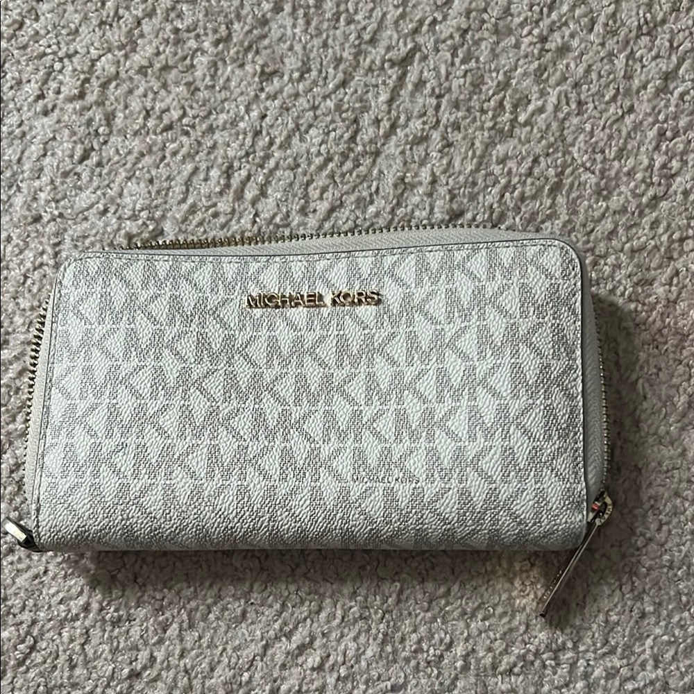 Michael Kors White Wallet